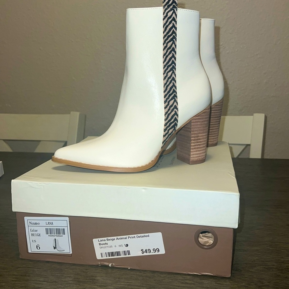 NIB cute white booties
